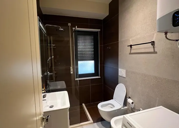 Milas House 2 * Tirana